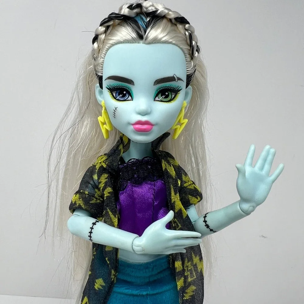 Monster High Frankie Stein G3 Doll Blue Purple Lightning‎ Bolt Fashion 2022